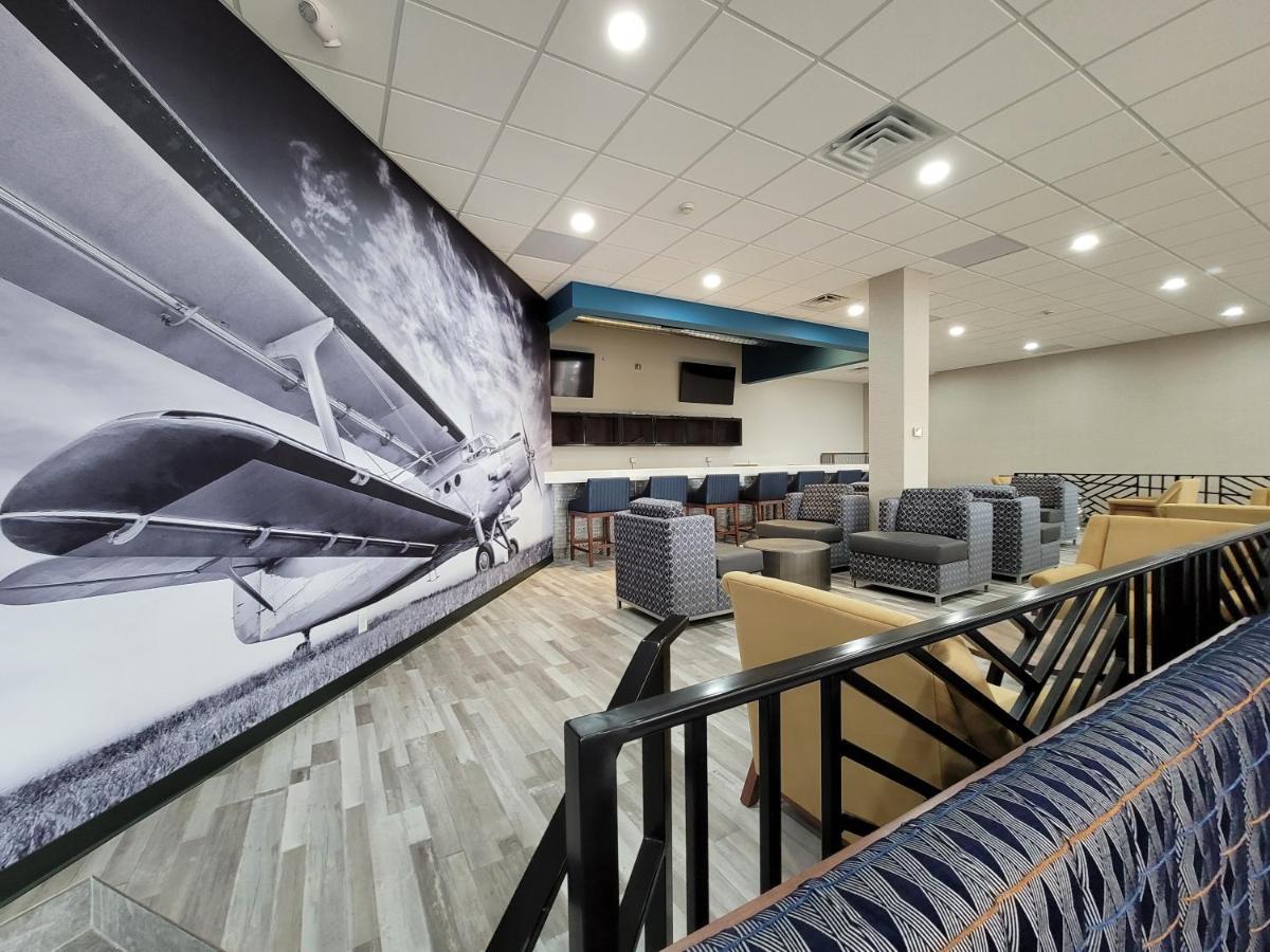 Готель Wingate By Wyndham Wichita Airport Екстер'єр фото