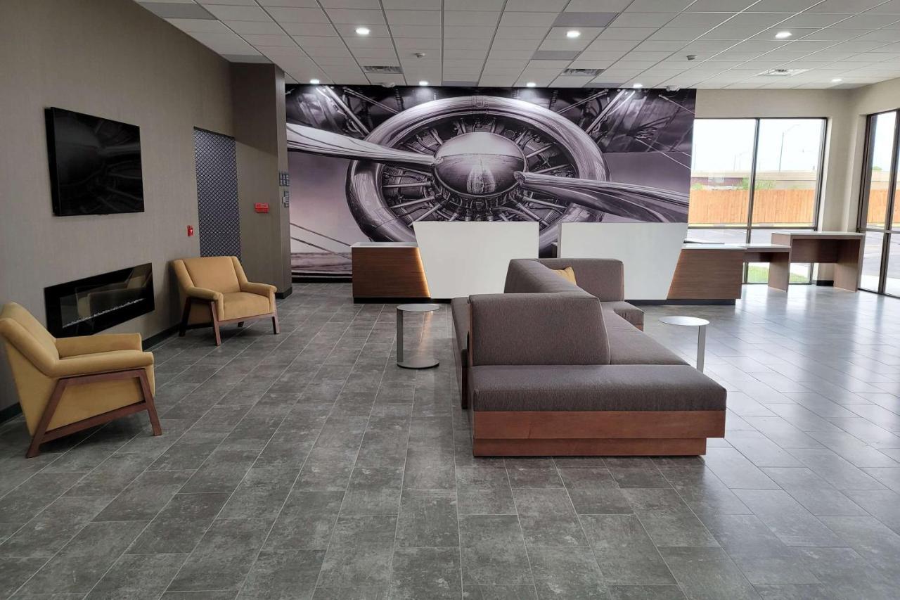 Готель Wingate By Wyndham Wichita Airport Екстер'єр фото
