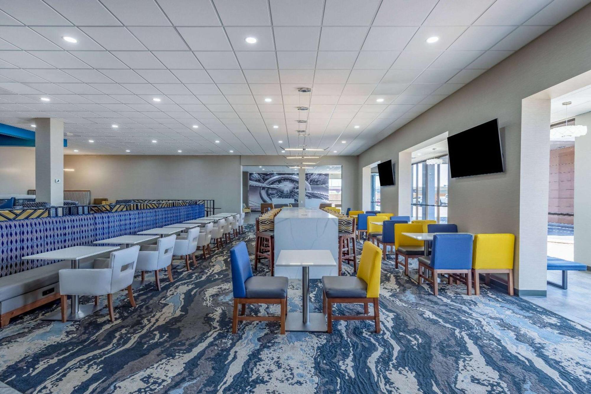 Готель Wingate By Wyndham Wichita Airport Екстер'єр фото